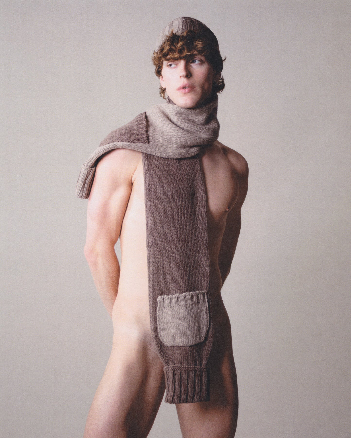 INTARSIA COLORBLOCK SLEEVE SCARF