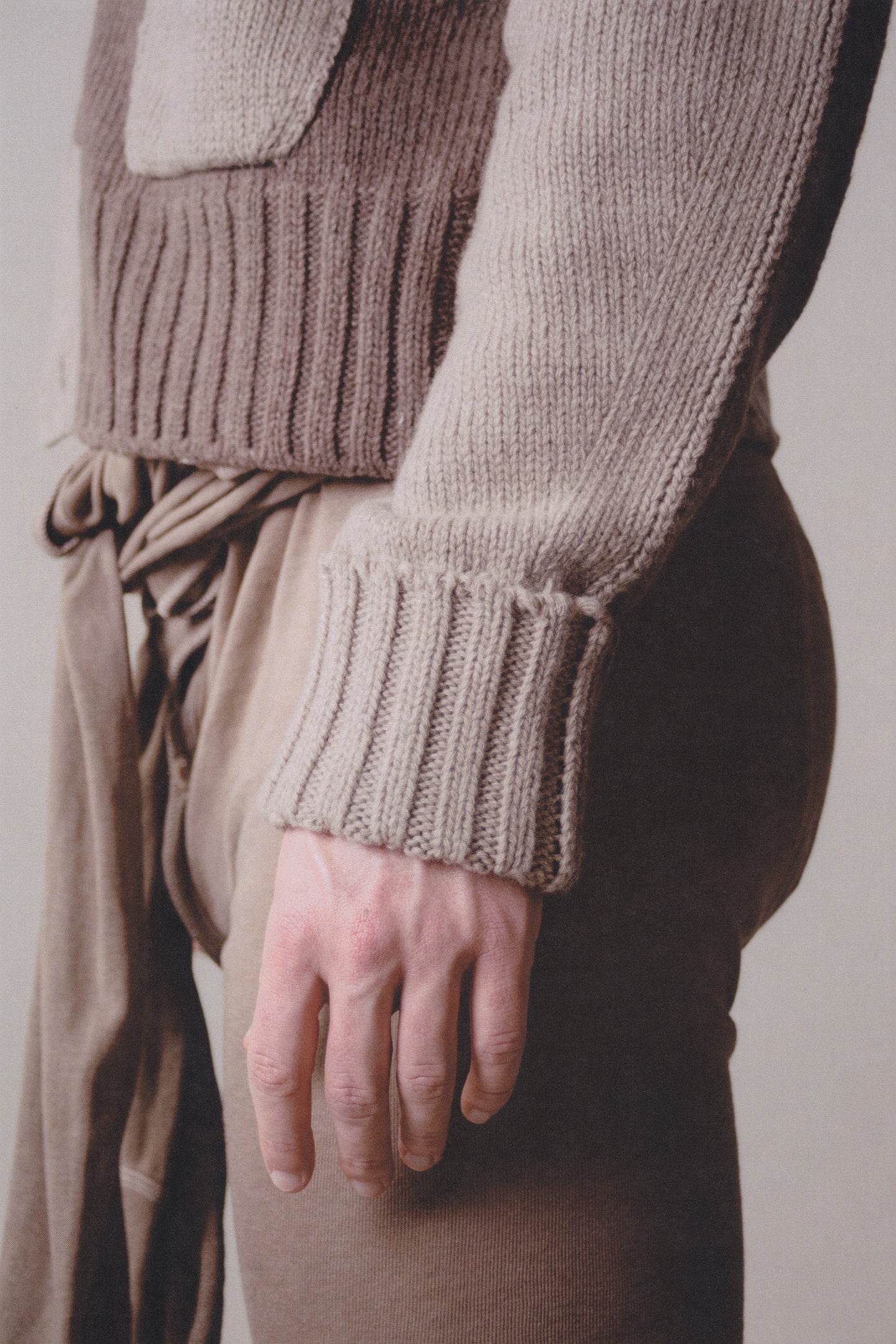 LONG-SLEEVE INTARSIA COLORBLOCK V-NECK CARDIGAN