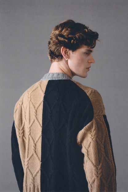 LONG-SLEEVE INTARSIA CABLE CREW-NECK CARDIGAN