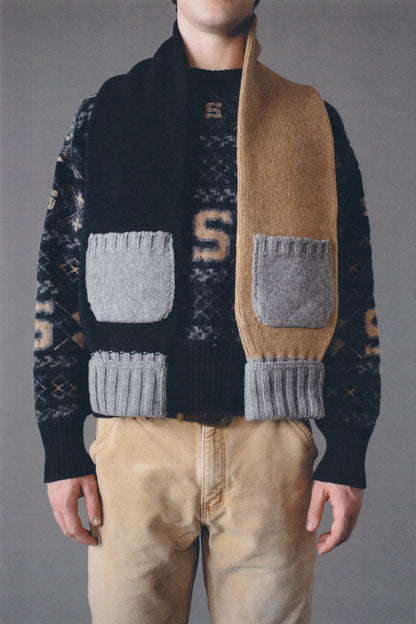COLORBLOCK INTARSIA SLEEVE SCARF