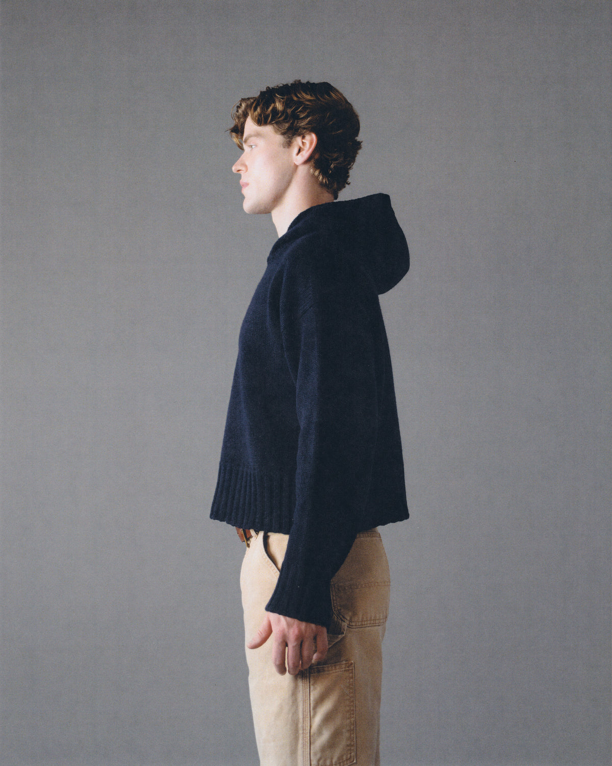 LONG-SLEEVE HOODIE SWEATER