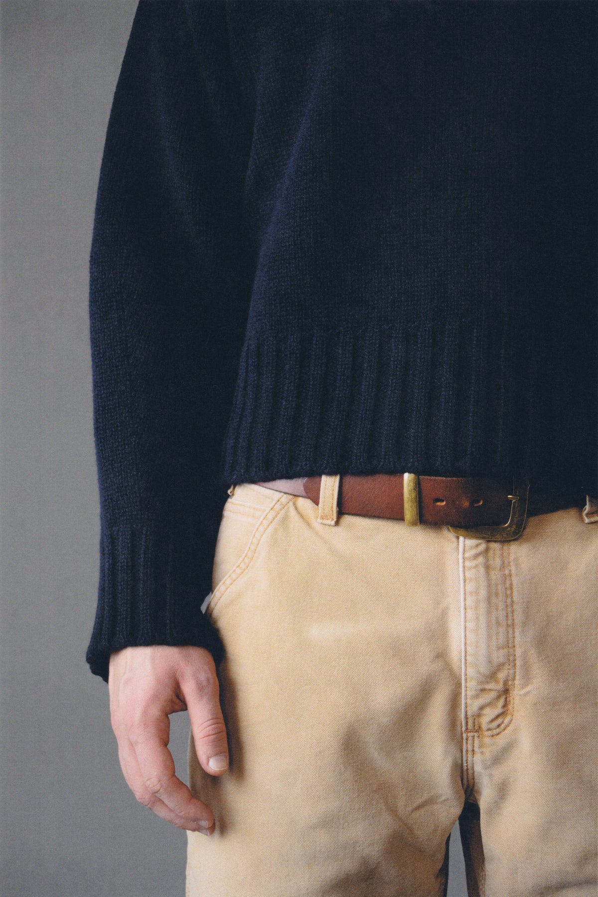 LONG-SLEEVE HOODIE SWEATER